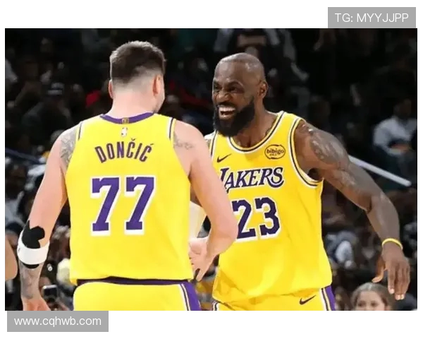 湖人对阵鹈鹕精彩回顾球迷热议赛场表现与战术分析