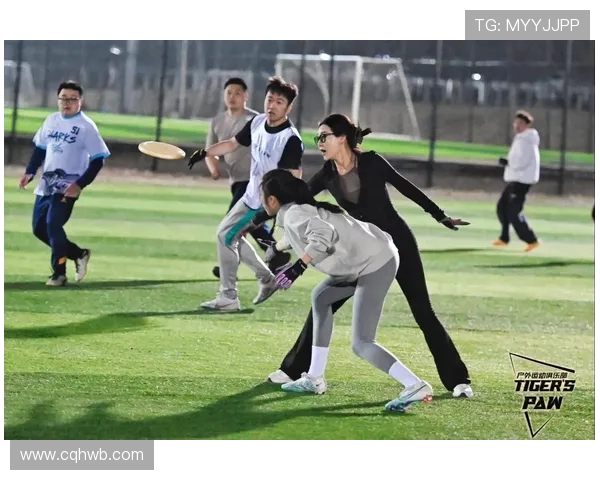 飞盘运动的魅力与挑战:深入探讨杭州飞盘队的训练与比赛节奏 飞盘运动的魅力与挑战:深入探讨杭州飞盘队的训练与比赛节奏